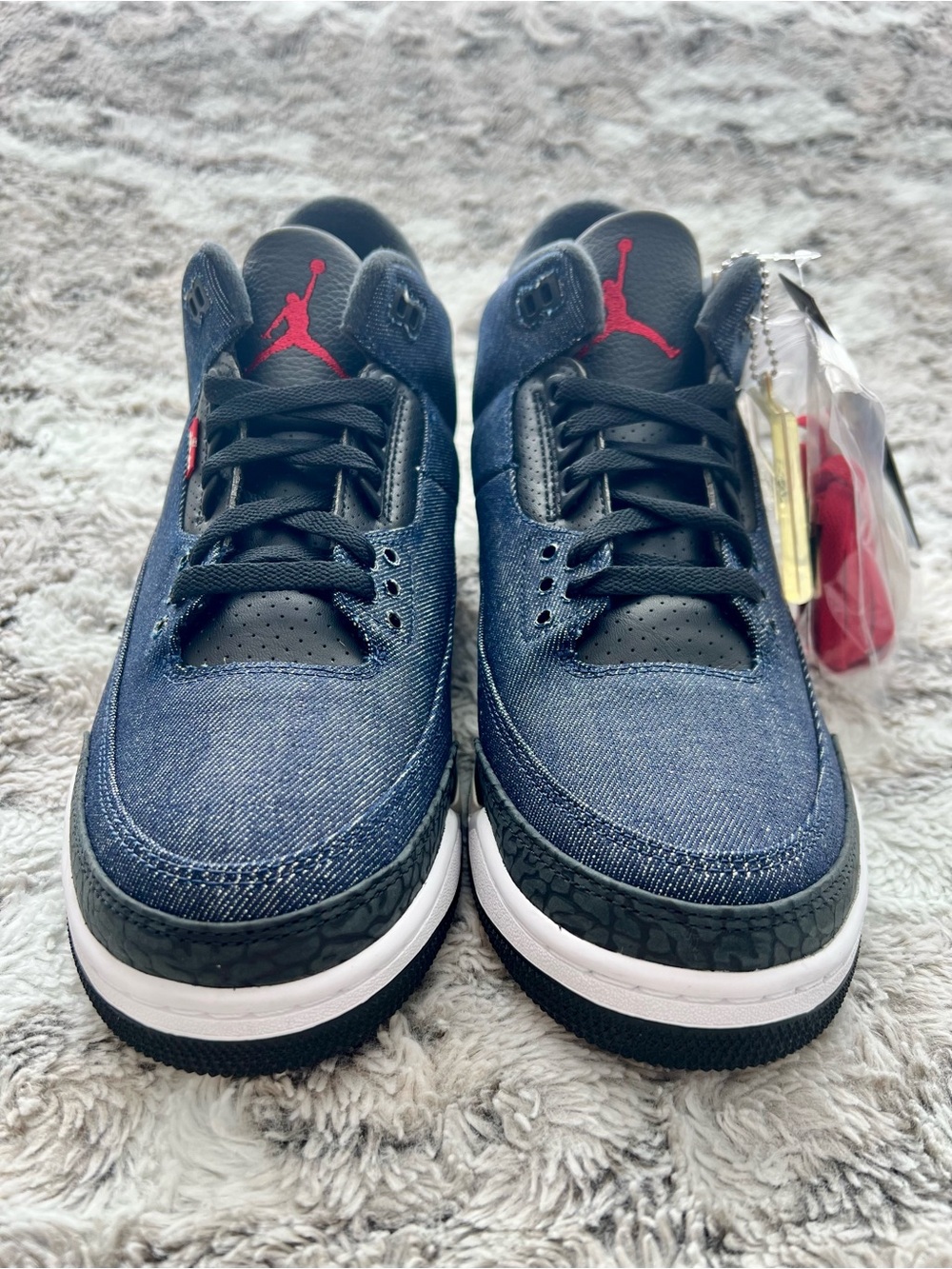 Air Jordan 3 x Levi’s Indigo Denim and Gym Red (IH7959-400) M11.5 - Picture 3 of 9